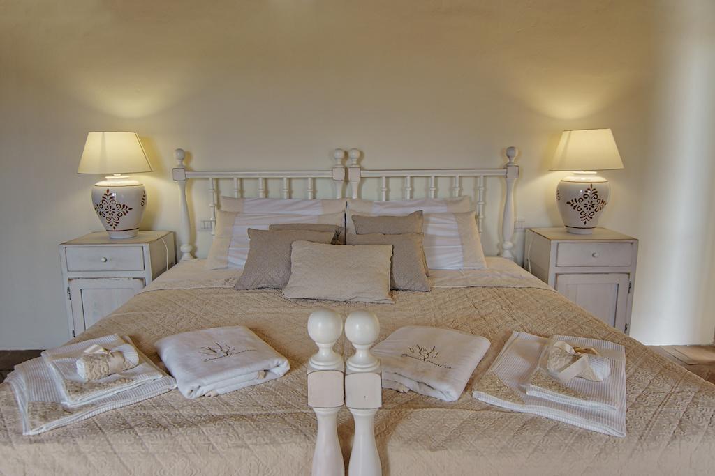Domus Corallia-Luxury Rooms Porto Rotondo Quarto foto