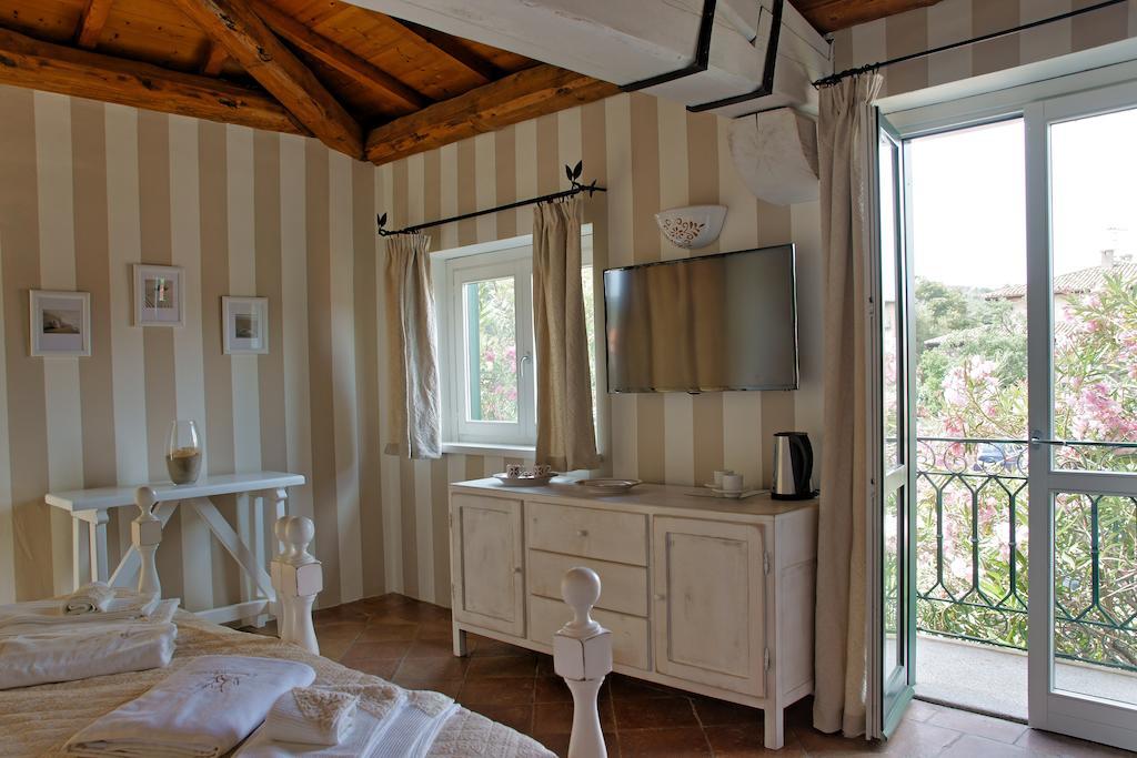 Domus Corallia-Luxury Rooms Porto Rotondo Quarto foto